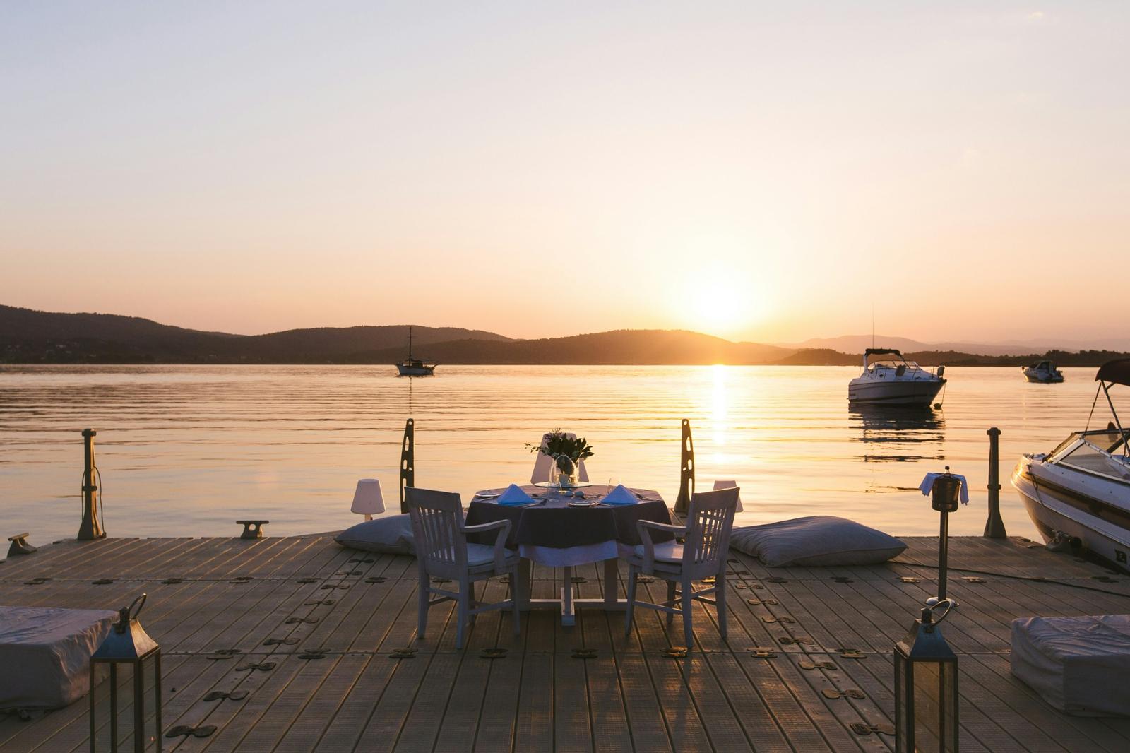 premium concierge article sea table