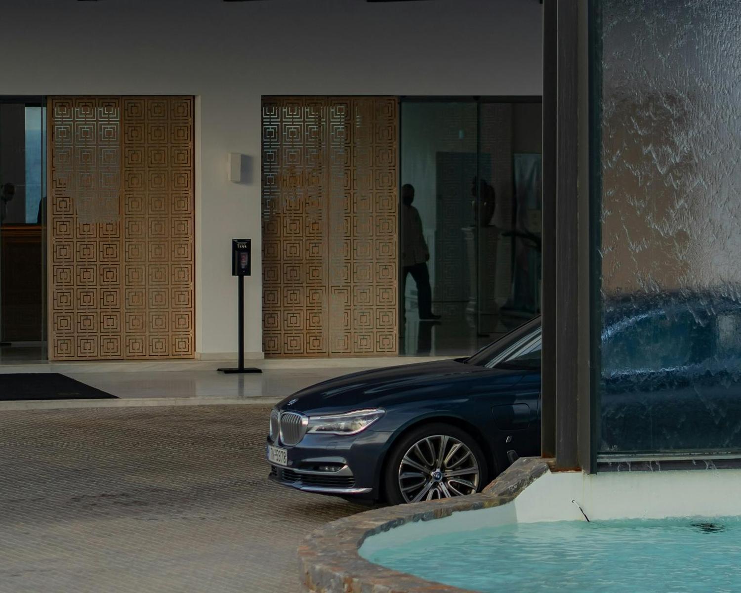 plousconcierge_transfer_service_greece